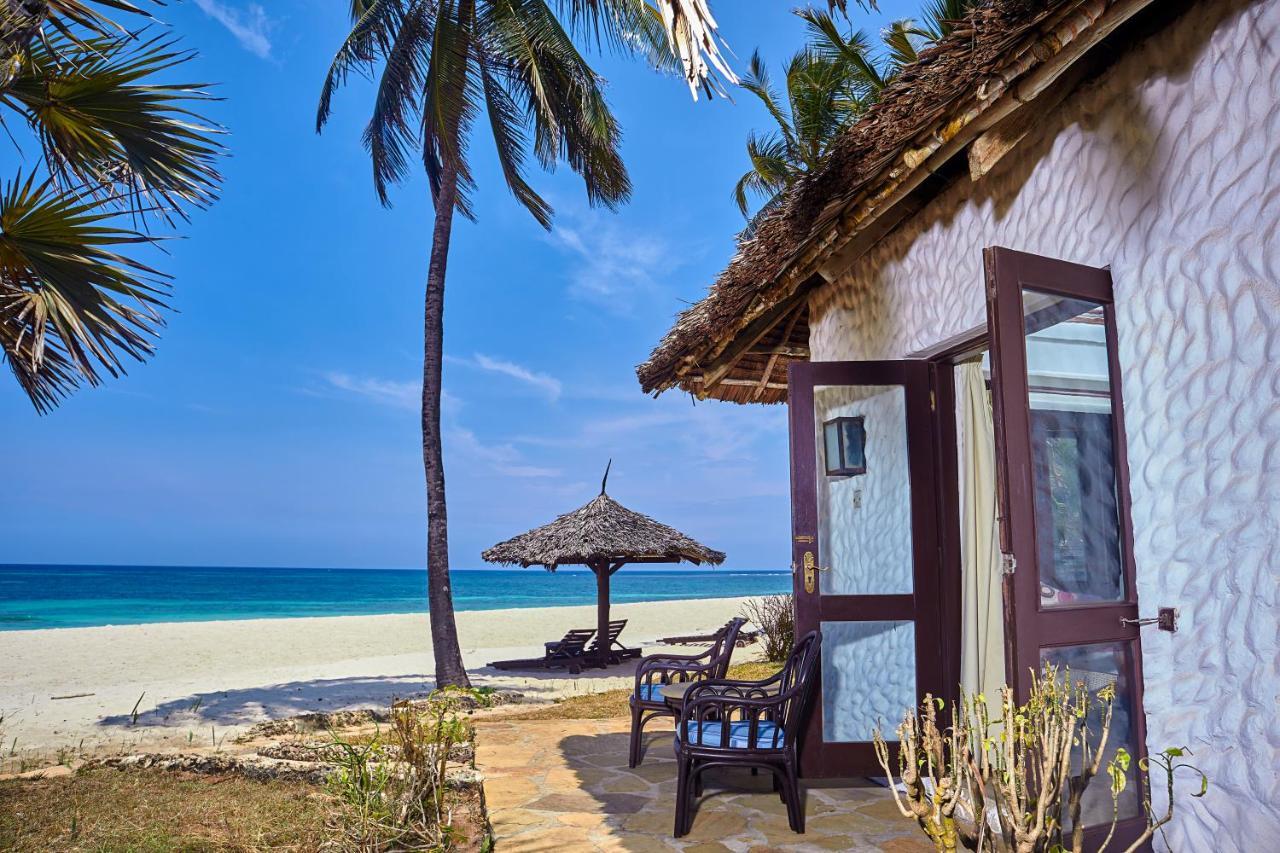 Jacaranda Indian Ocean Beach Resort Diani Beach Bagian luar foto