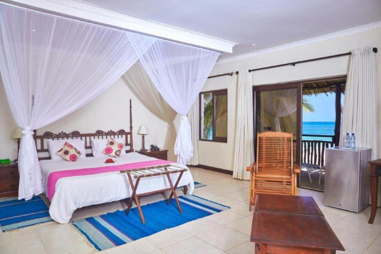 Jacaranda Indian Ocean Beach Resort Diani Beach Bagian luar foto